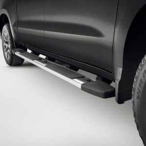 Crew Cab Short Bed 6-Inch Rectangular Wheel-to-Wheel Assist Steps in Chrome